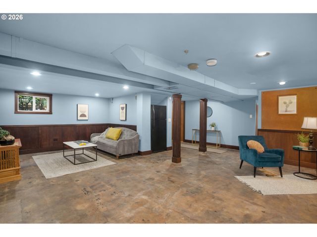 5015 Ne CLEVELAND Ave, Portland, OR 97211