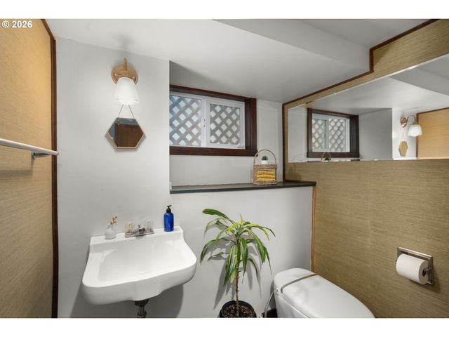 5015 Ne CLEVELAND Ave, Portland, OR 97211