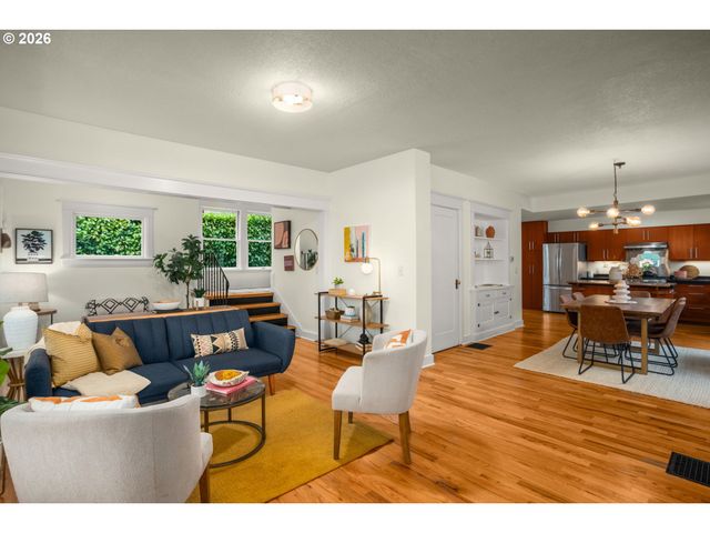 5015 Ne CLEVELAND Ave, Portland, OR 97211