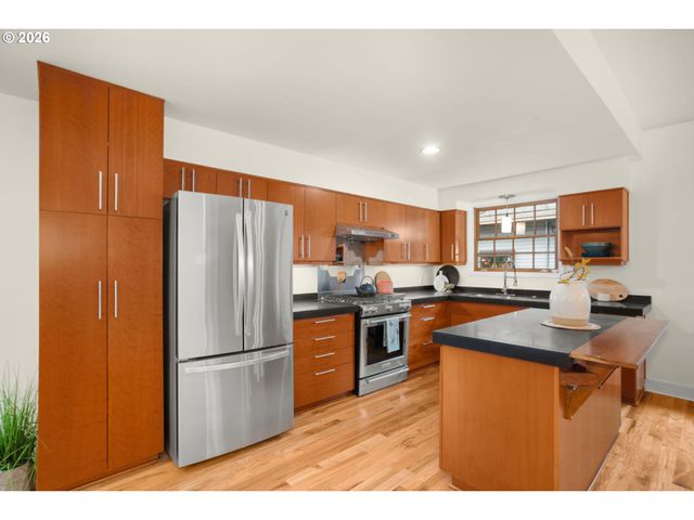 5015 Ne CLEVELAND Ave, Portland, OR 97211