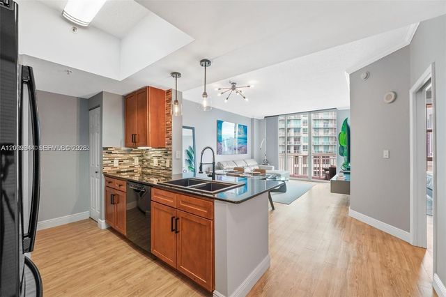 2000 N Bayshore Dr 1606, Miami, FL 33137