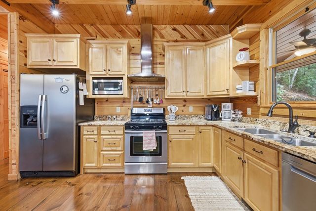 830 Noonday Sun Ridge, Topton, NC 28781