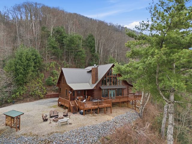 830 Noonday Sun Ridge, Topton, NC 28781