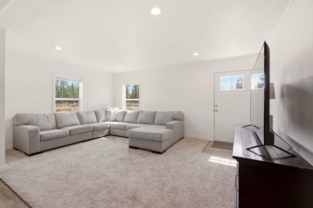 23518 S Malloy Prairie Rd, Cheney, WA 99004