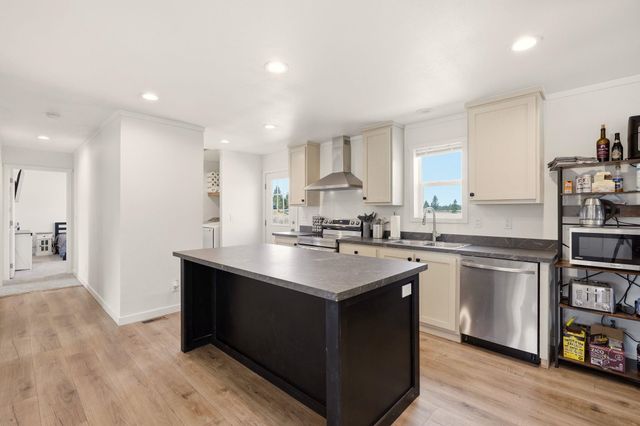 23518 S Malloy Prairie Rd, Cheney, WA 99004