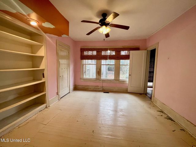 209 N Bolivar Avenue, Cleveland, MS 38732