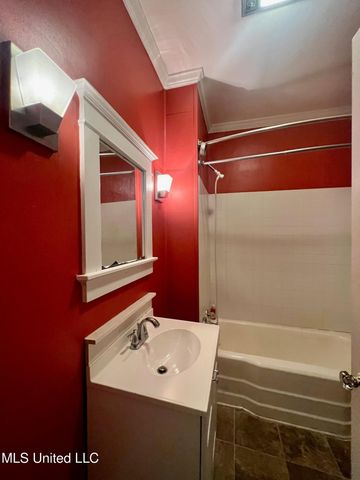 209 N Bolivar Avenue, Cleveland, MS 38732