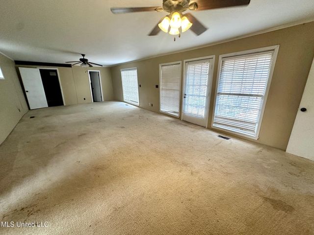 209 N Bolivar Avenue, Cleveland, MS 38732