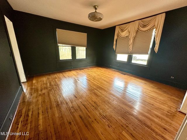 209 N Bolivar Avenue, Cleveland, MS 38732
