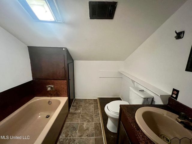 209 N Bolivar Avenue, Cleveland, MS 38732