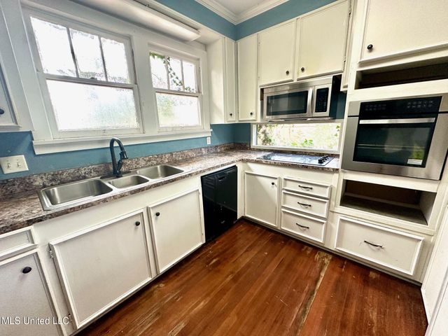 209 N Bolivar Avenue, Cleveland, MS 38732