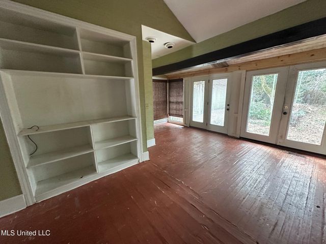 209 N Bolivar Avenue, Cleveland, MS 38732