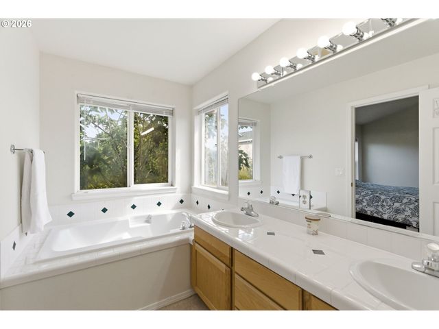 12643 Sw CANVASBACK Way, Beaverton, OR 97007