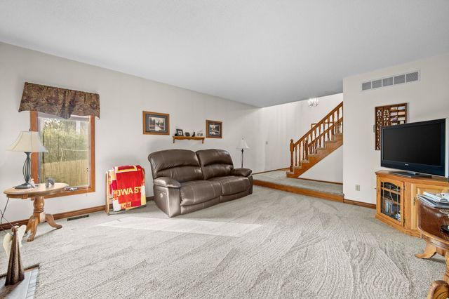 233 24th Street, West Des Moines, IA 50265