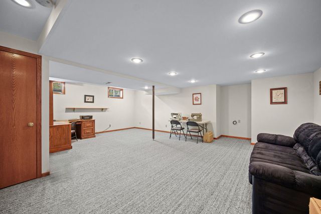 233 24th Street, West Des Moines, IA 50265