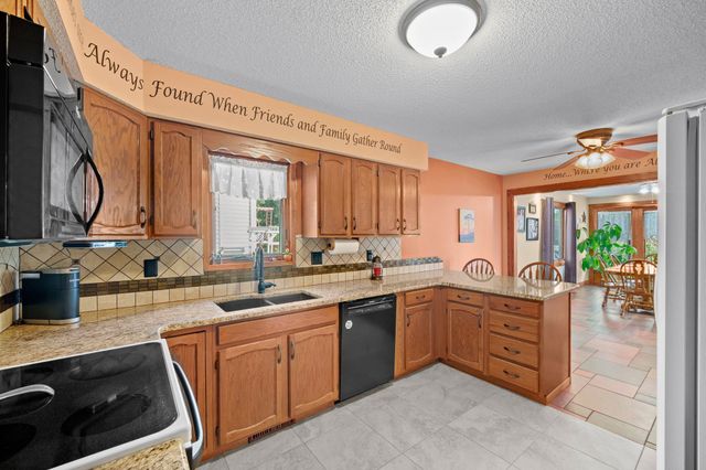 233 24th Street, West Des Moines, IA 50265