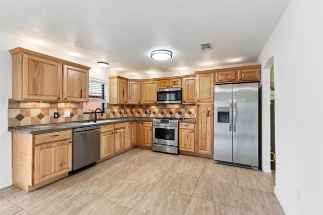 16815 Avenue A, Channelview, TX 77530