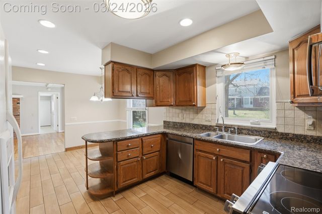 5972 Barnstable Court, West Bloomfield Charter Township, MI 48322