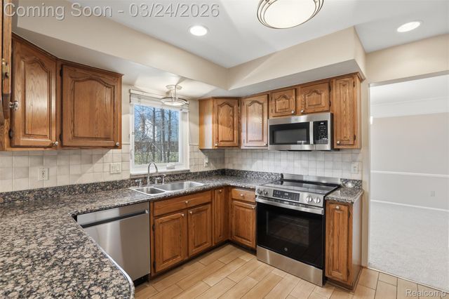 5972 Barnstable Court, West Bloomfield Charter Township, MI 48322