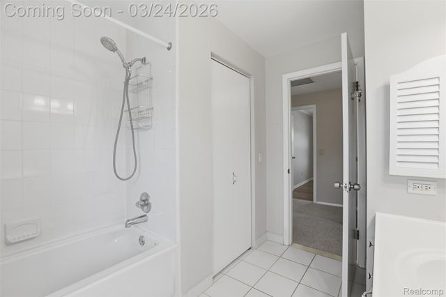 5972 Barnstable Court, West Bloomfield Charter Township, MI 48322