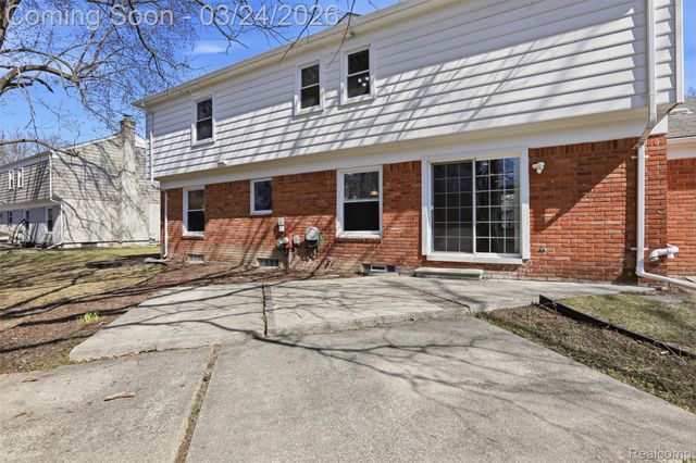 5972 Barnstable Court, West Bloomfield Charter Township, MI 48322