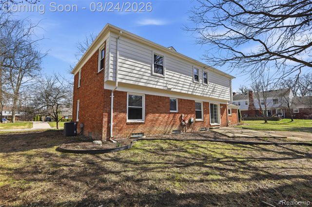 5972 Barnstable Court, West Bloomfield Charter Township, MI 48322