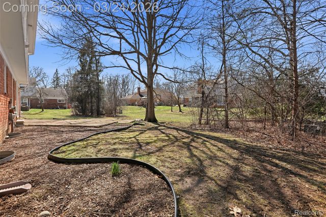 5972 Barnstable Court, West Bloomfield Charter Township, MI 48322