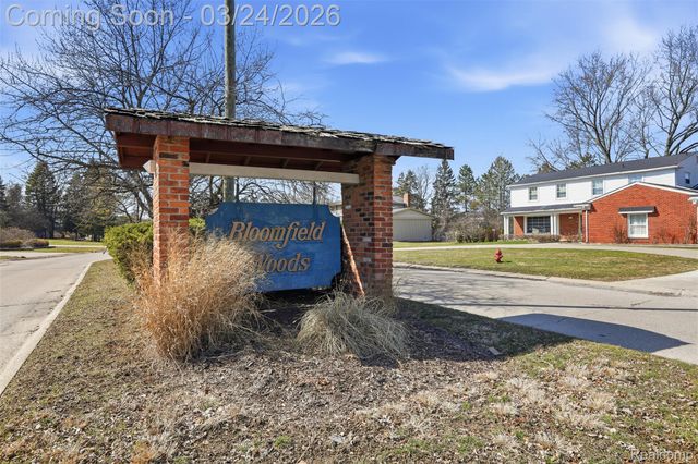 5972 Barnstable Court, West Bloomfield Charter Township, MI 48322