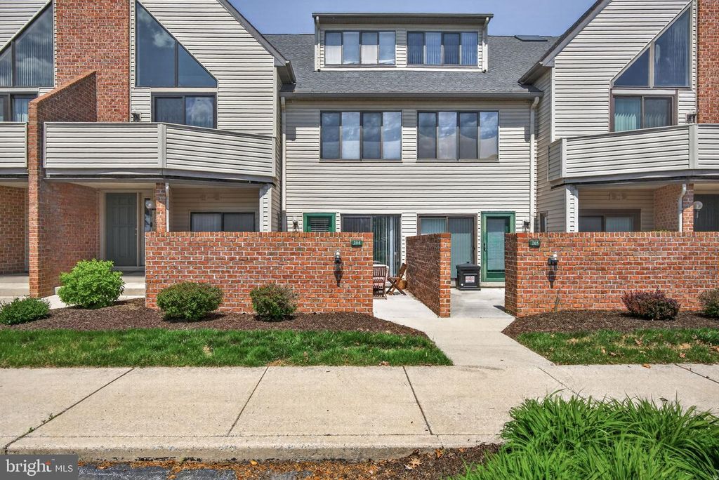 204 CHERRINGTON DR, Harrisburg, PA 17110