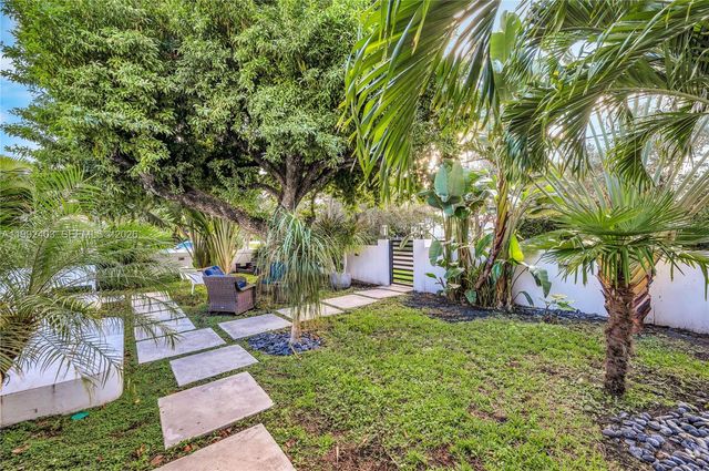 4321 Nautilus Dr, Miami Beach, FL 33140