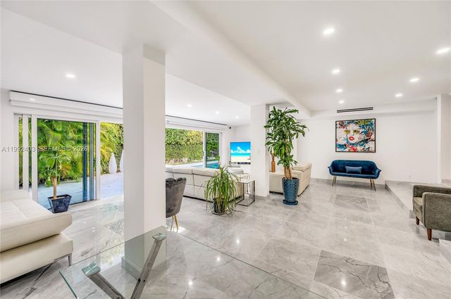 4321 Nautilus Dr, Miami Beach, FL 33140