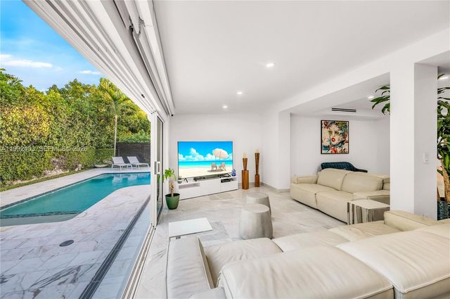 4321 Nautilus Dr, Miami Beach, FL 33140