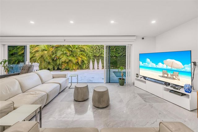 4321 Nautilus Dr, Miami Beach, FL 33140