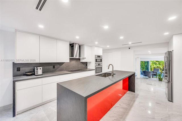 4321 Nautilus Dr, Miami Beach, FL 33140