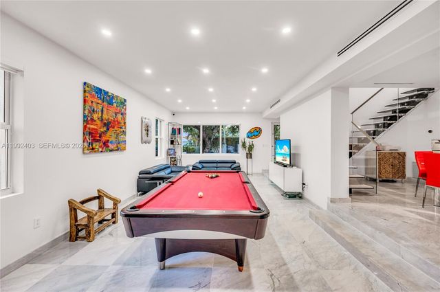 4321 Nautilus Dr, Miami Beach, FL 33140