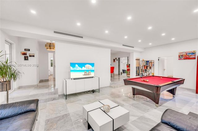 4321 Nautilus Dr, Miami Beach, FL 33140