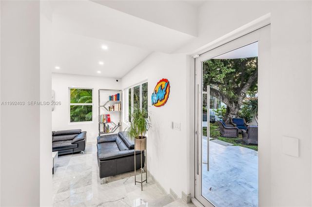 4321 Nautilus Dr, Miami Beach, FL 33140