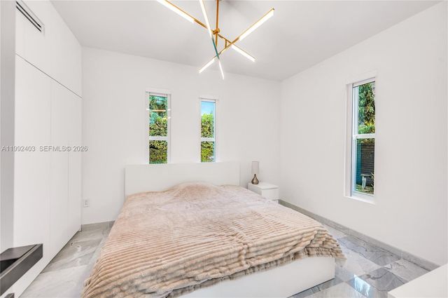 4321 Nautilus Dr, Miami Beach, FL 33140