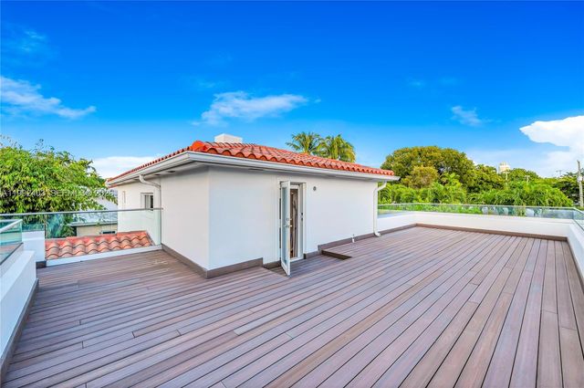 4321 Nautilus Dr, Miami Beach, FL 33140