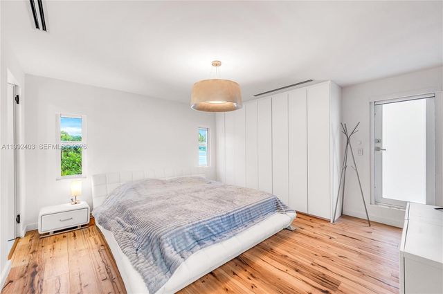 4321 Nautilus Dr, Miami Beach, FL 33140