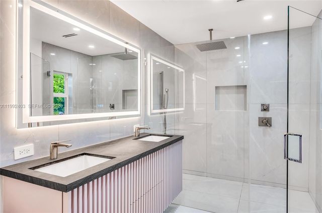 4321 Nautilus Dr, Miami Beach, FL 33140