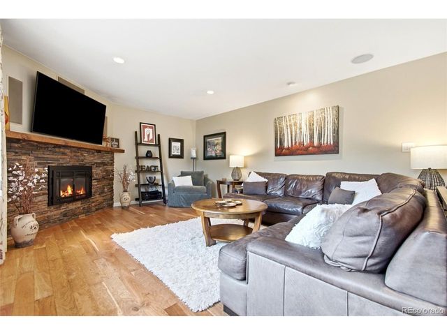 11835 Swadley Dr, Lakewood, CO 80215