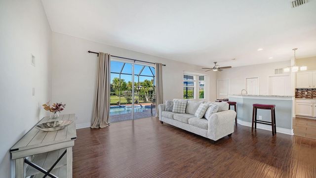 152 NEW BRITON COURT, Bradenton, FL 34212