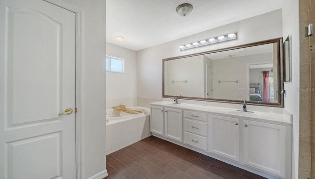 152 NEW BRITON COURT, Bradenton, FL 34212