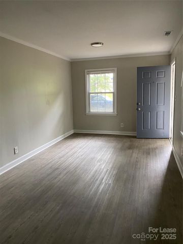 811 Seldon Drive, Charlotte, NC 28216