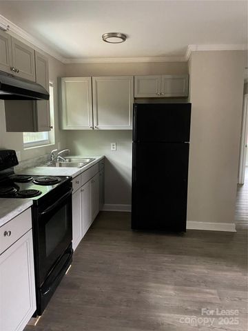 811 Seldon Drive, Charlotte, NC 28216