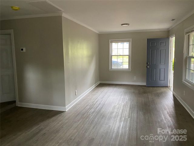 811 Seldon Drive, Charlotte, NC 28216