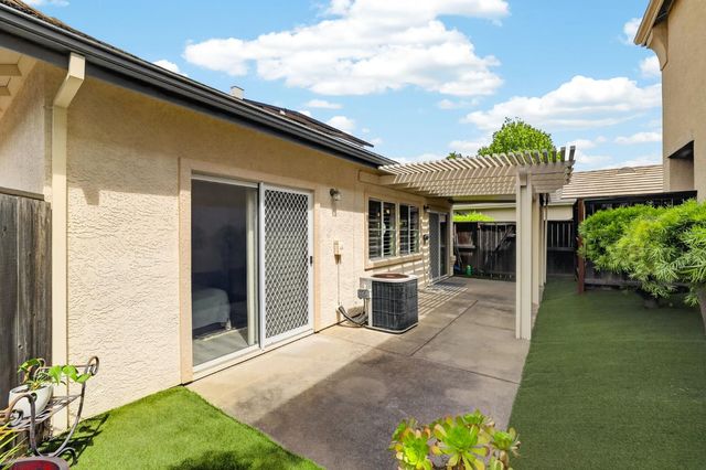 744 Mulbarton Ct, Folsom, CA 95630