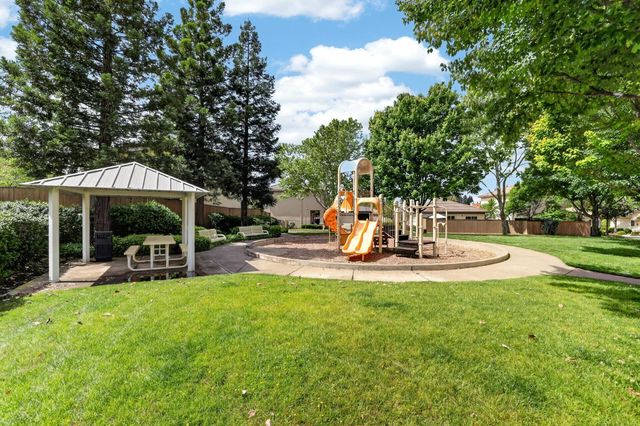 744 Mulbarton Ct, Folsom, CA 95630