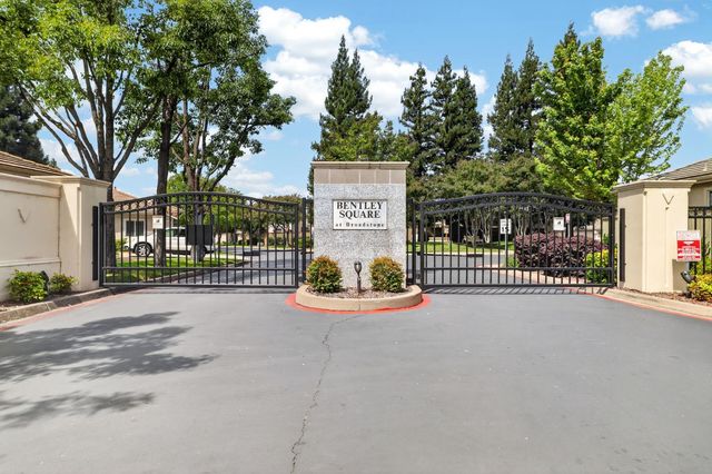 744 Mulbarton Ct, Folsom, CA 95630